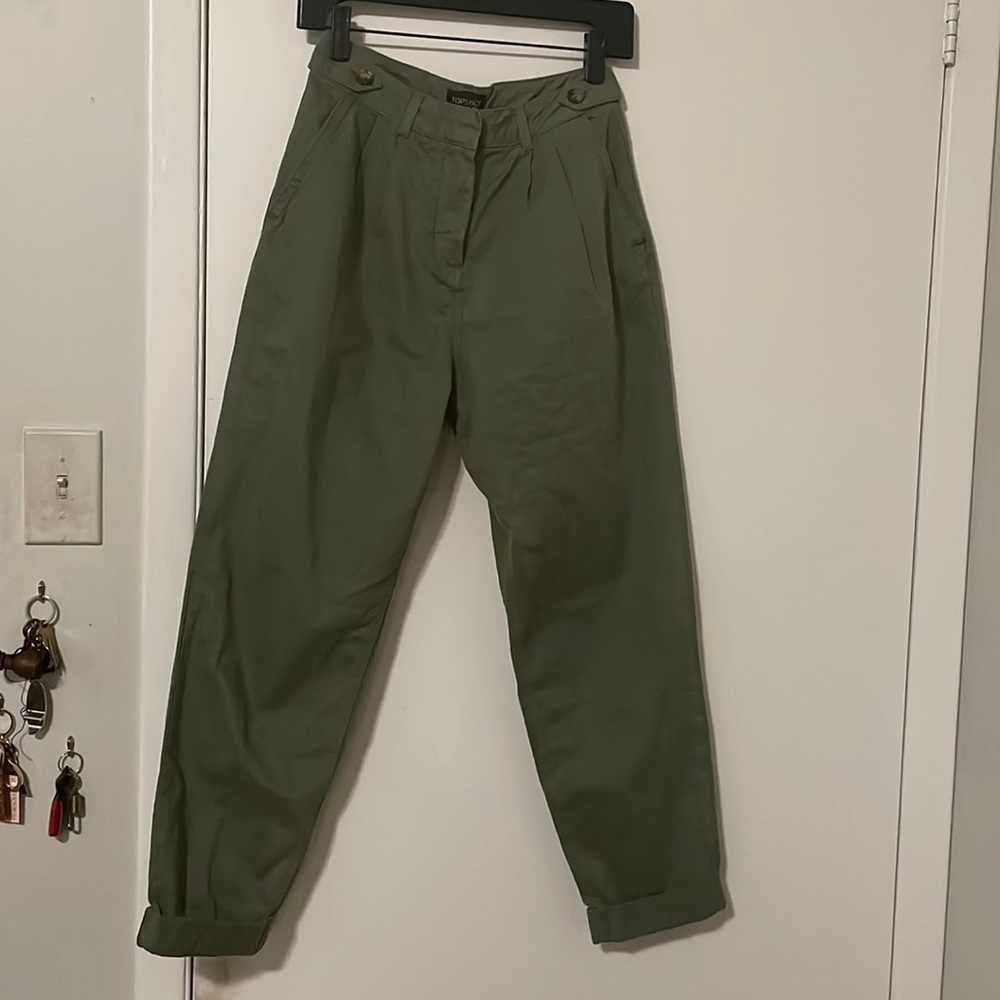 TopShop Green Khaki pleated pants in US 4
